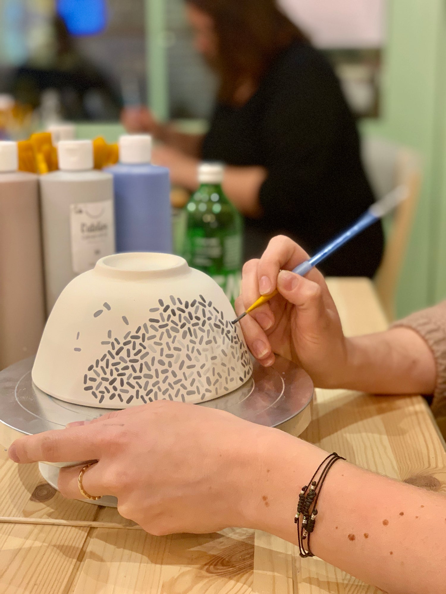 Atelier tournage - Initiation à la poterie Paris 14ème - Apprenez la  céramique ! – Céramicafé Geneviève