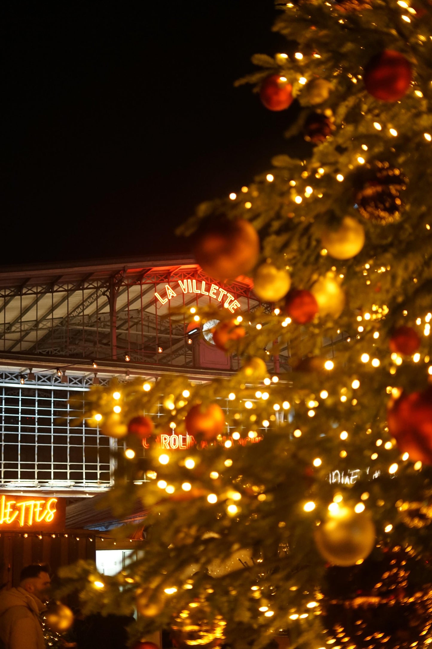 Enameled Christmas ball painting workshops - DIY fair